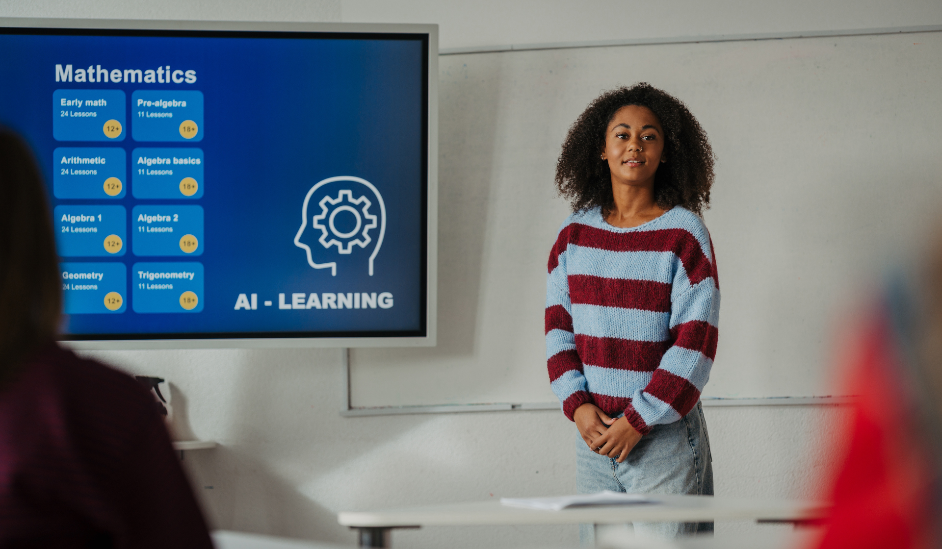 teacher demonstrating ai learning.